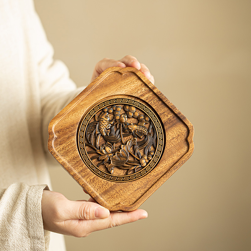 花邊蓮蓮有魚壺承