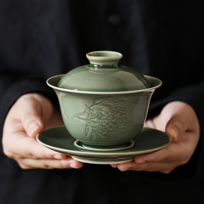 越窯青瓷折枝蓋碗