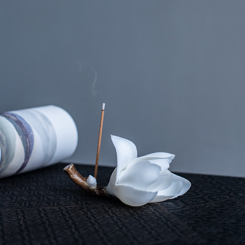 手捏陶瓷玉蘭花香插