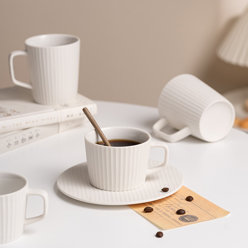 豎紋陶瓷咖啡杯碟