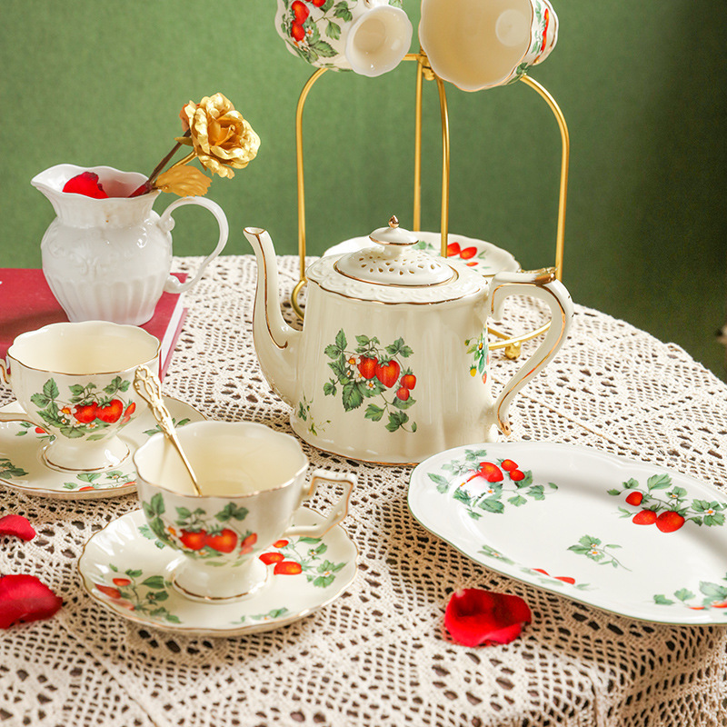 法式復古奶油色野草莓陶瓷咖啡杯碟