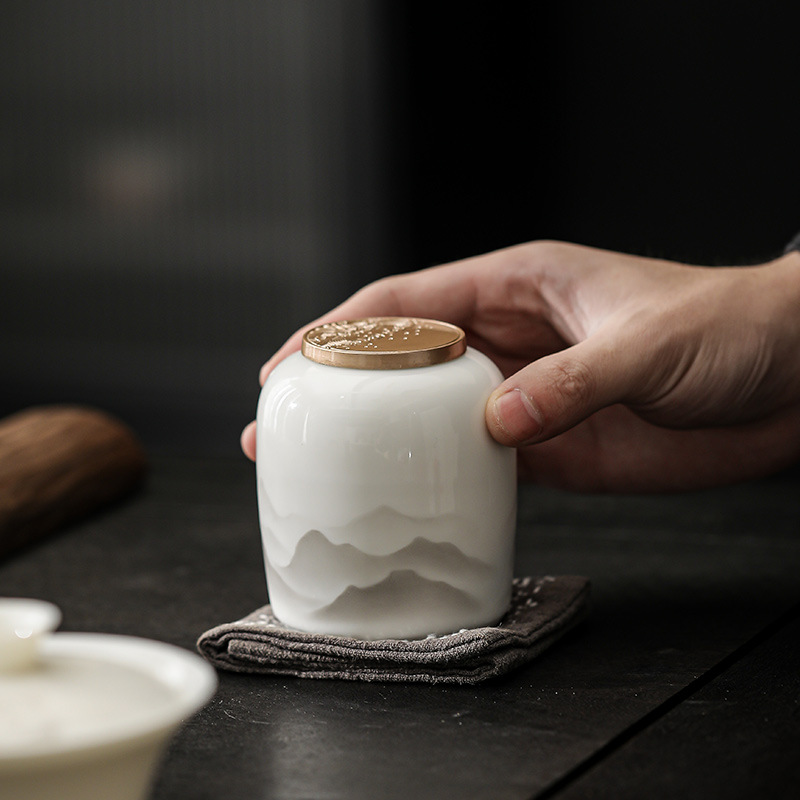 羊脂玉水墨茶葉罐