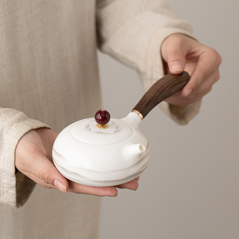 羊脂玉白瓷側把壺