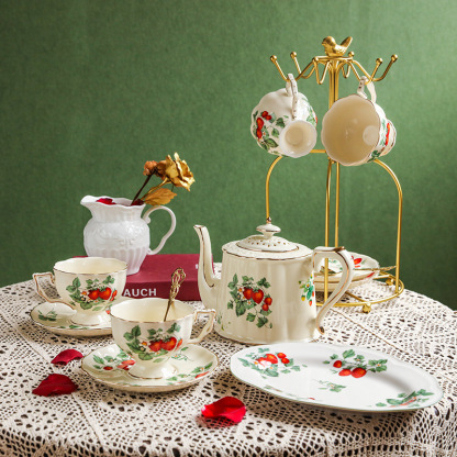 法式復古奶油色野草莓陶瓷咖啡杯碟