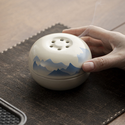 草木灰手繪山水陶瓷香爐室內擺件