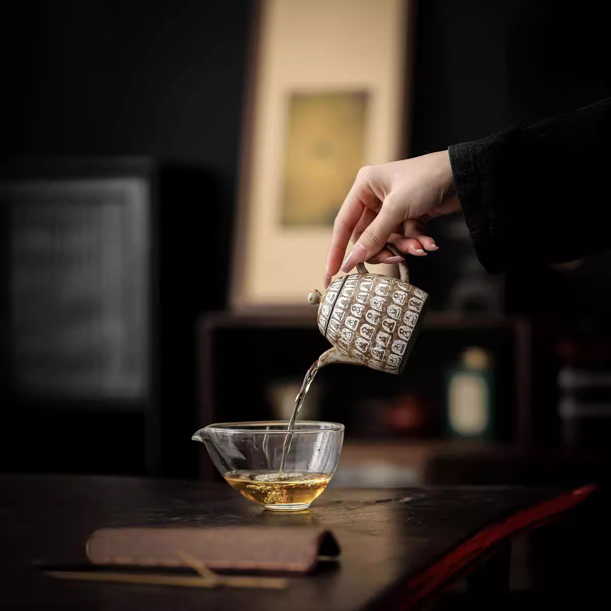 萬佛鎏銀闡釋四方壺