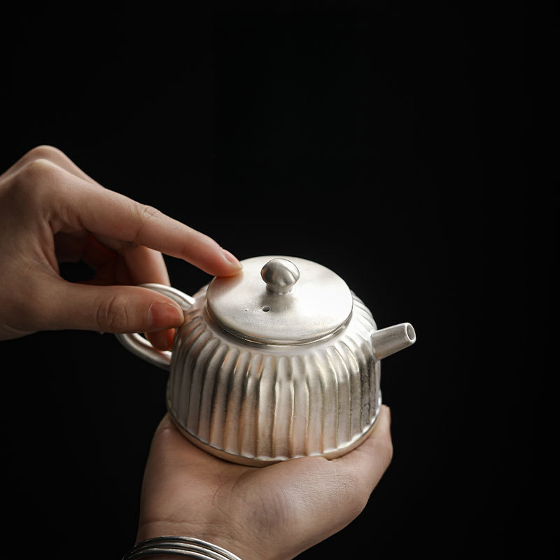 日式純手工鎏銀菊瓣茶壺