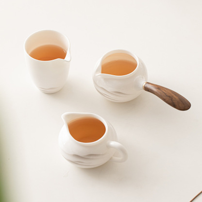 羊脂玉白瓷公道杯