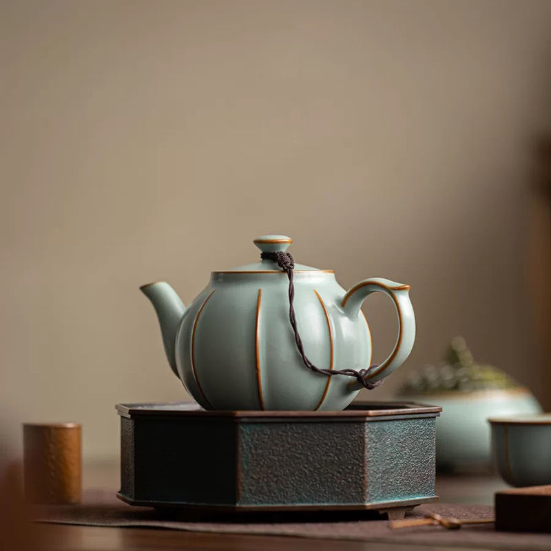天青瓜棱壺