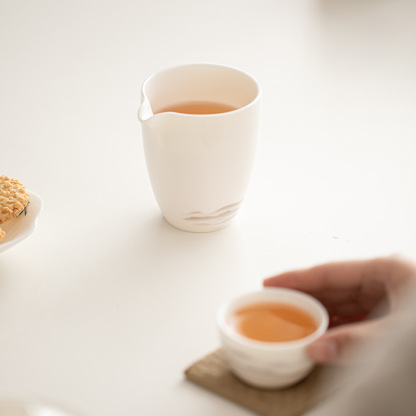 羊脂玉白瓷公道杯