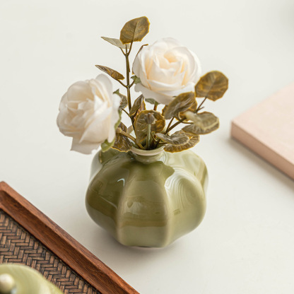 青瓷茶末綠燈籠小花瓶