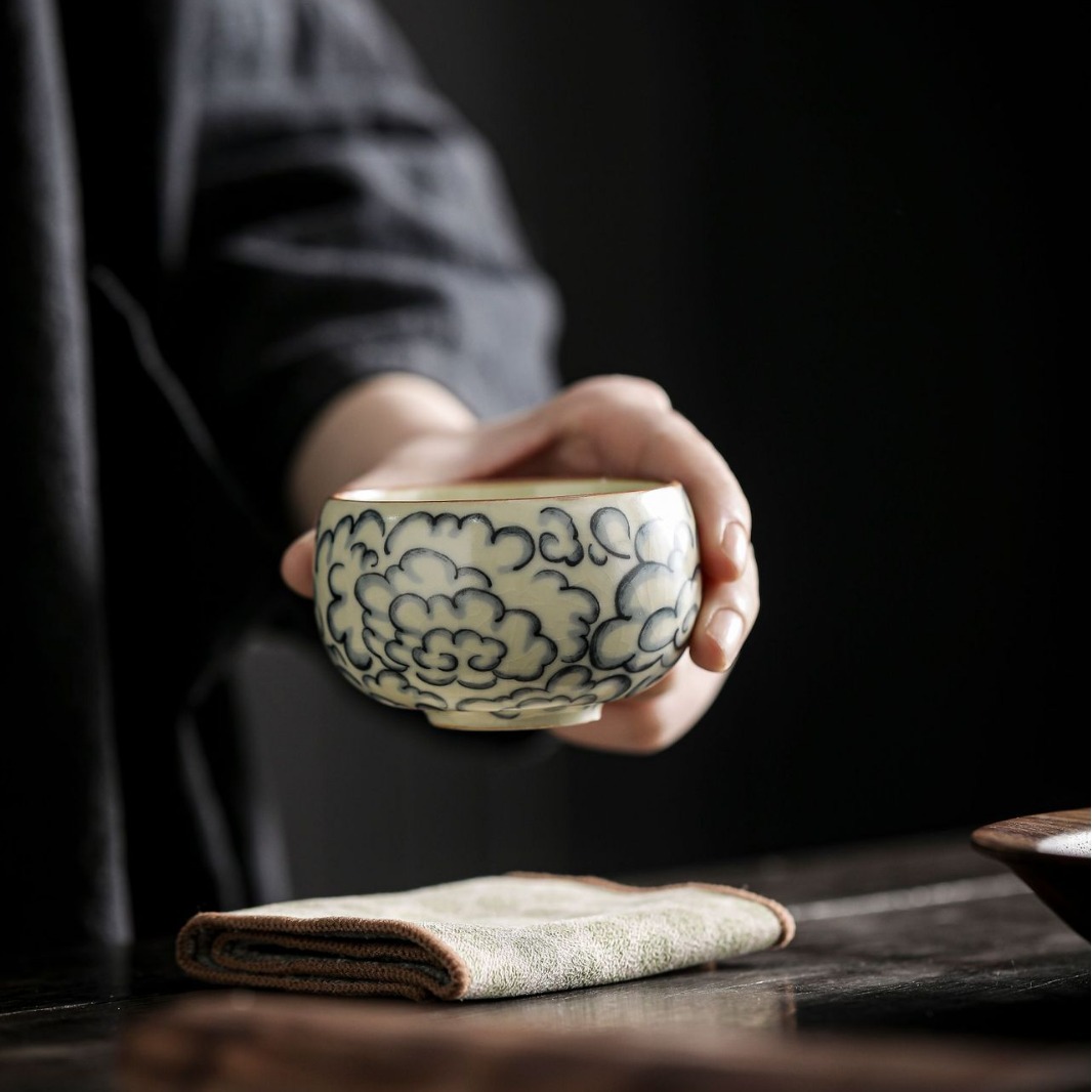 汝窯祥雲紋羅漢杯品茗杯