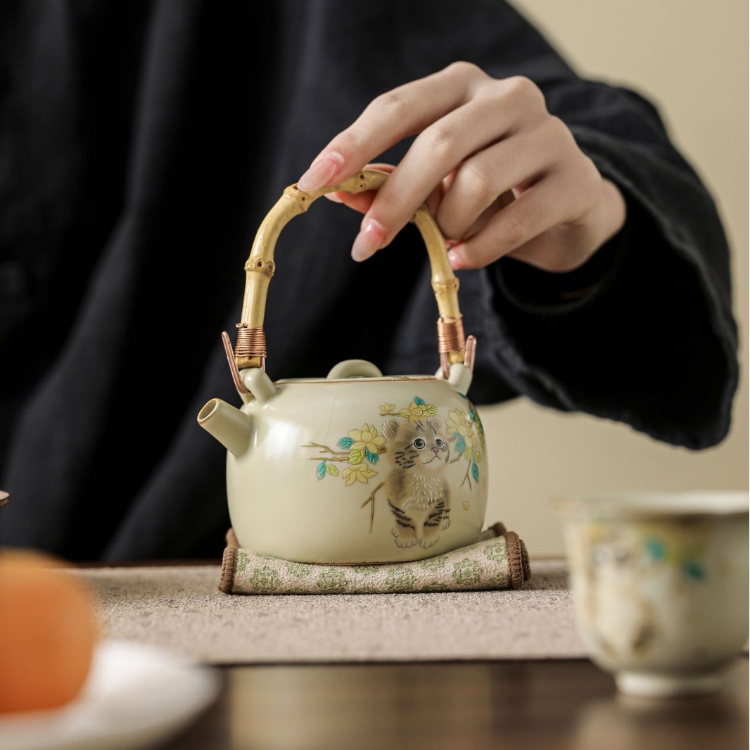 米黃汝窯貓咪提梁壺
