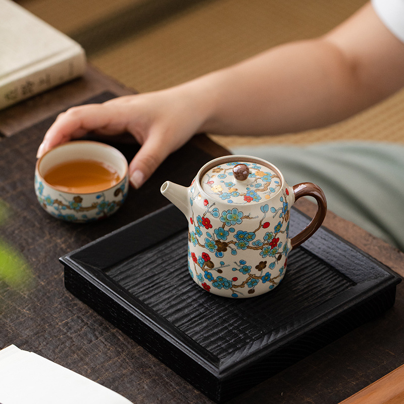 汝窑金梅直身茶壶