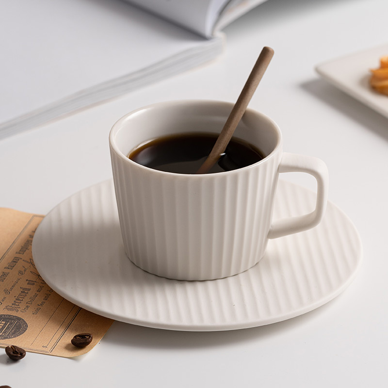 豎紋陶瓷咖啡杯碟