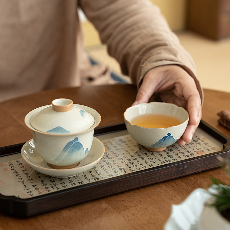 手繪浮雕山水陶瓷蓋碗