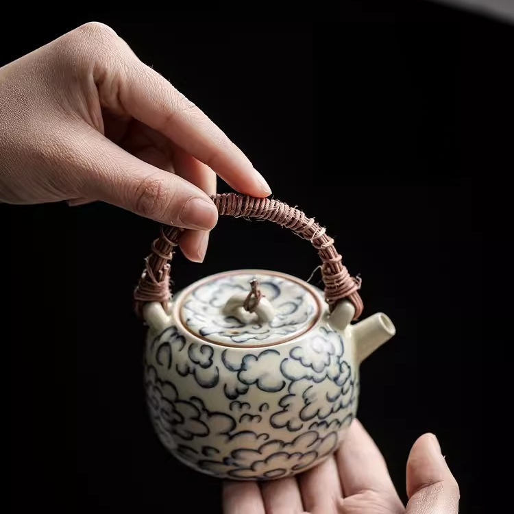 汝窯祥雲復古青花提梁壺