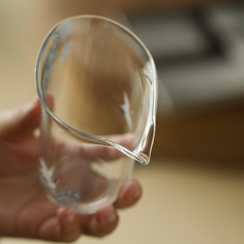 松鶴玻璃公道杯