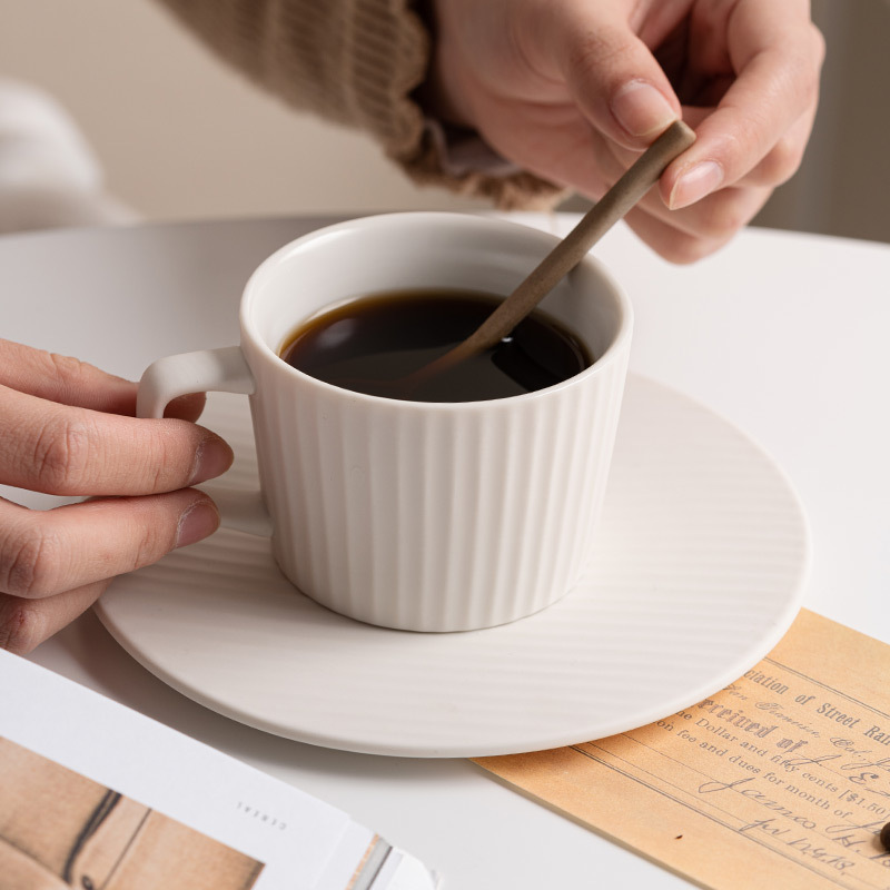 豎紋陶瓷咖啡杯碟
