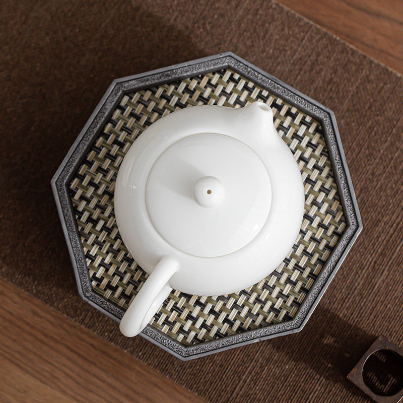 羊脂玉白瓷西施壺