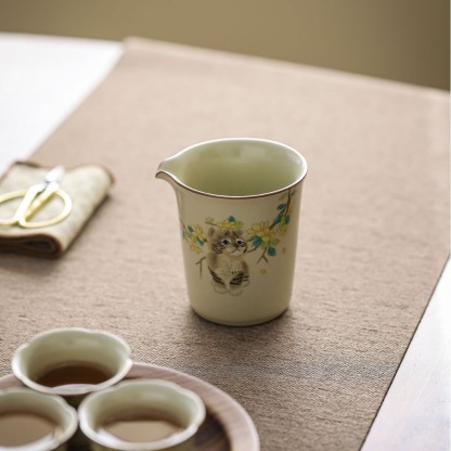 米黃汝窯萌貓公道杯