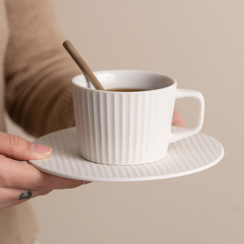 豎紋陶瓷咖啡杯碟