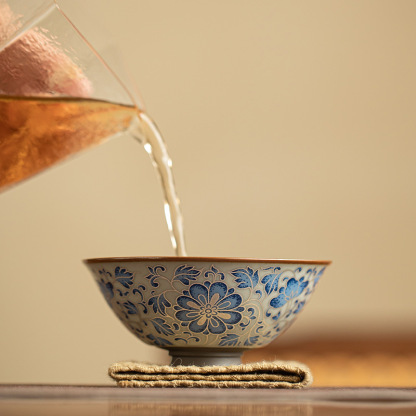 仿古青花陶瓷主人杯