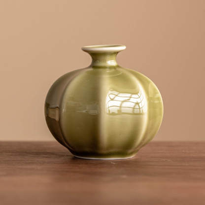 青瓷茶末綠燈籠小花瓶