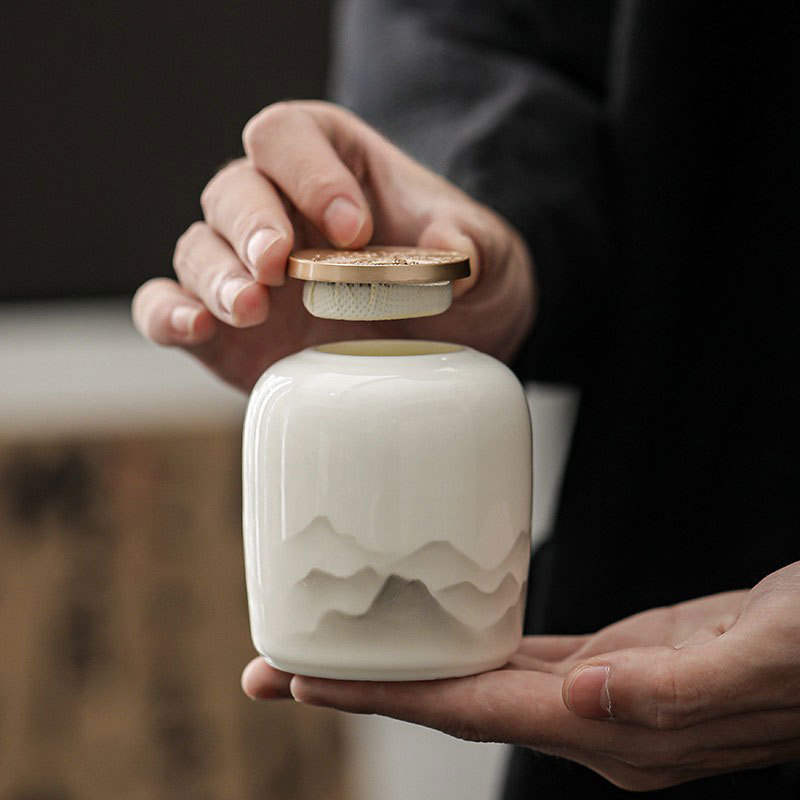 羊脂玉水墨茶葉罐