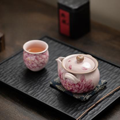 粉色汝窯牡丹寶瓶手抓壺