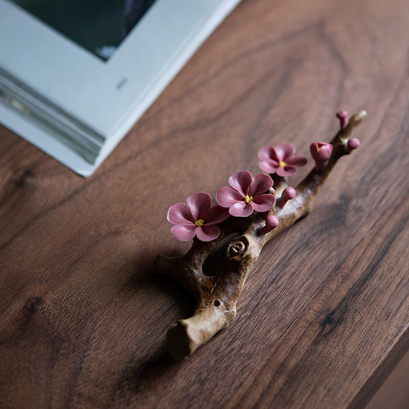 手捏陶瓷梅花小擺件