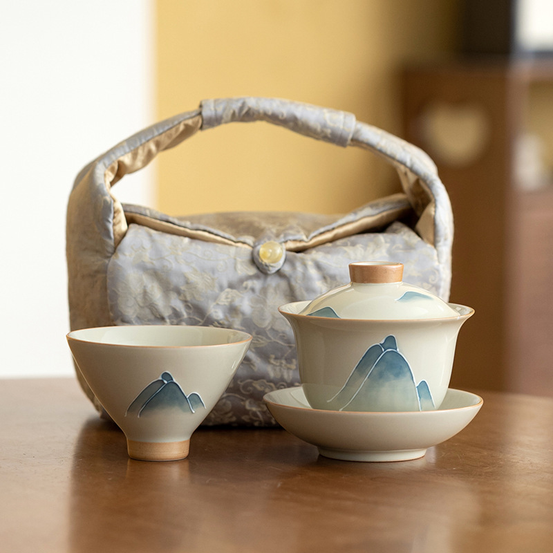 手繪浮雕山水陶瓷蓋碗