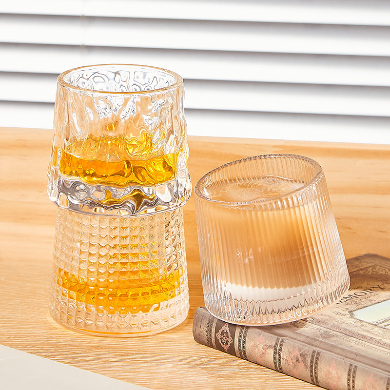 旋轉解壓不倒翁杯威士忌酒杯