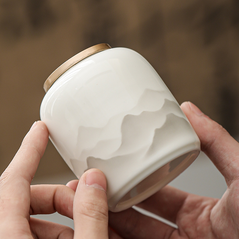 羊脂玉水墨茶葉罐