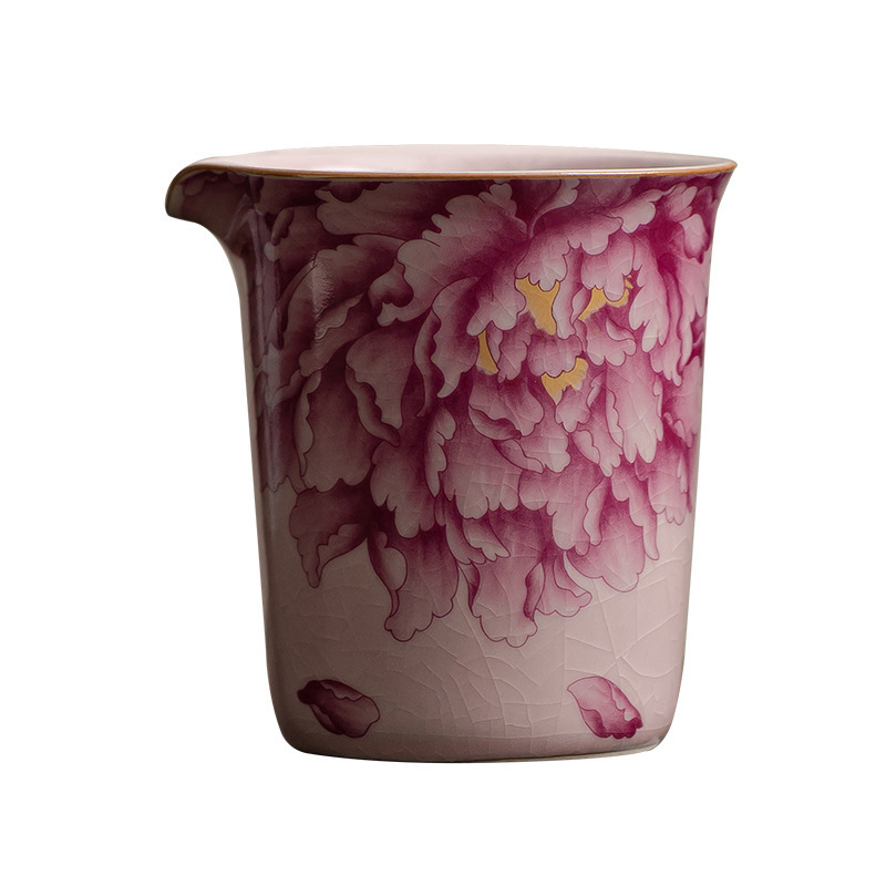 粉色汝窯牡丹公道杯