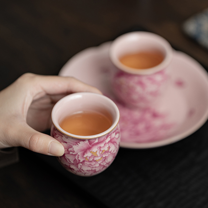 粉色汝窯牡丹主人杯