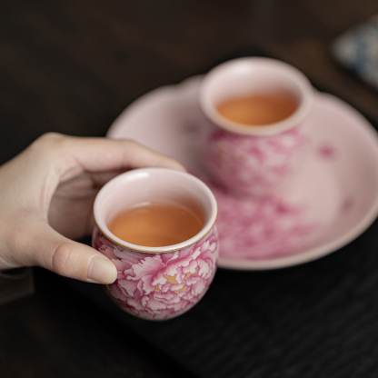 粉色汝窯牡丹主人杯