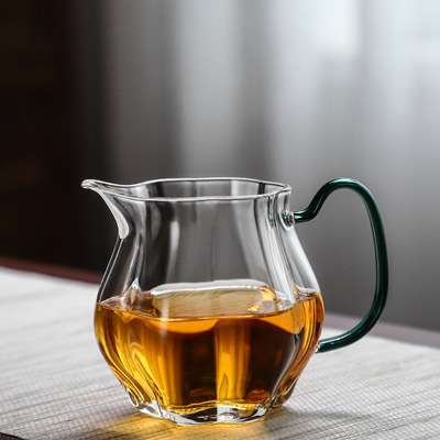 尖嘴彩色把手公道杯