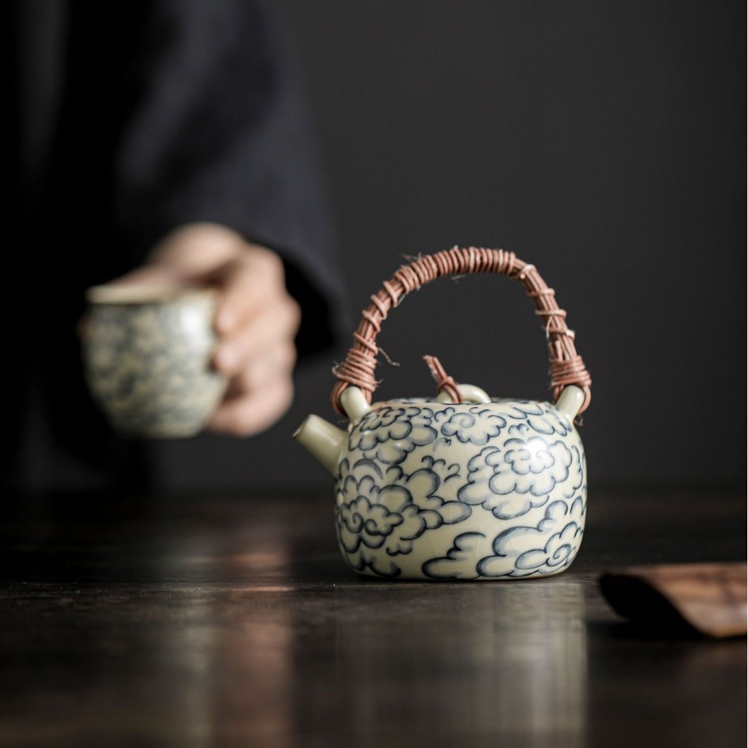 汝窯祥雲復古青花提梁壺