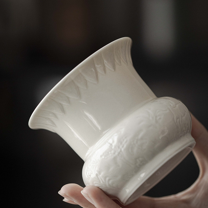 草木灰釉浮雕祥鹿建水