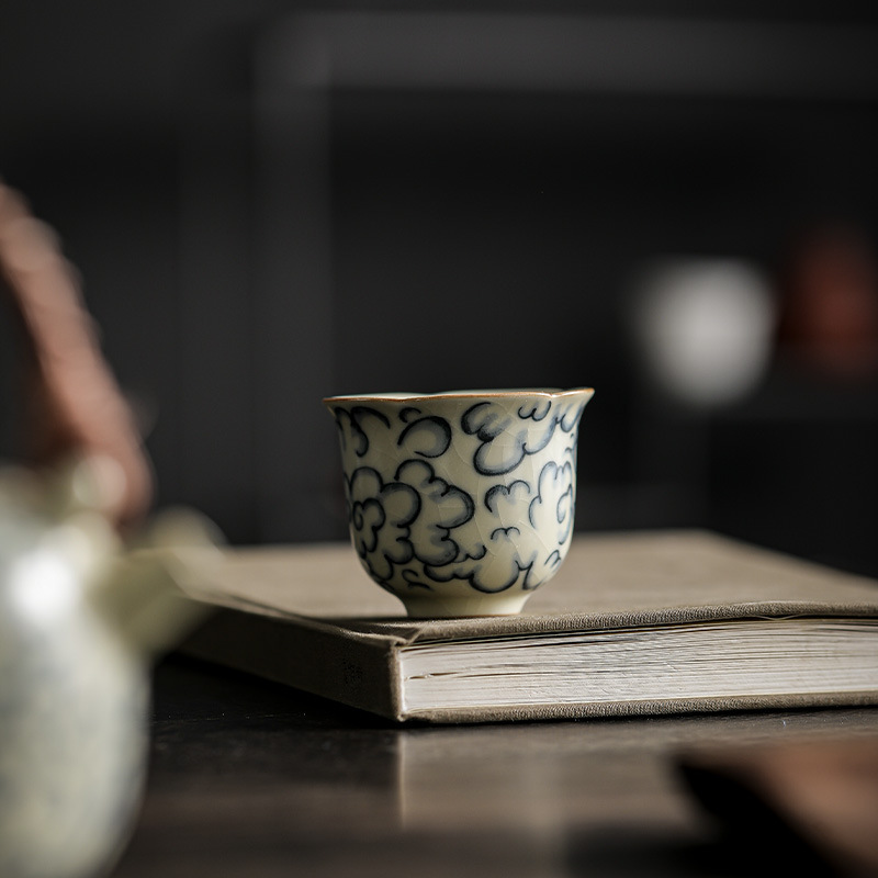 汝窯祥雲花口杯