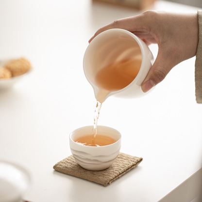 羊脂玉白瓷公道杯