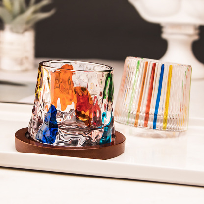 旋轉威士忌酒杯