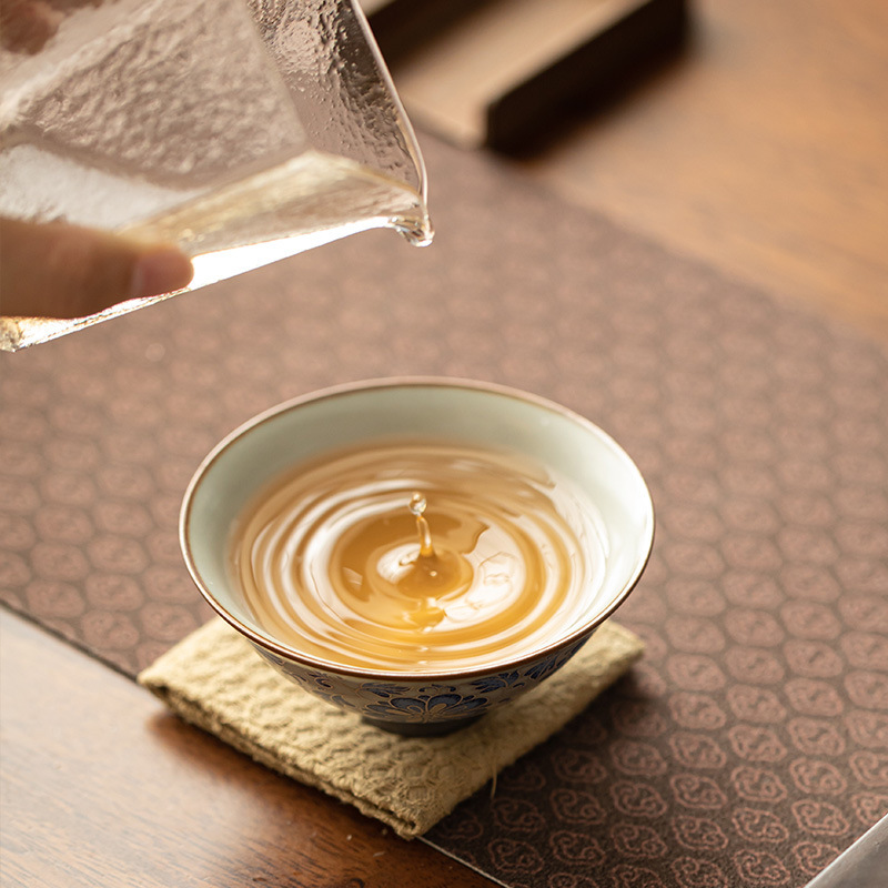 仿古青花陶瓷主人杯