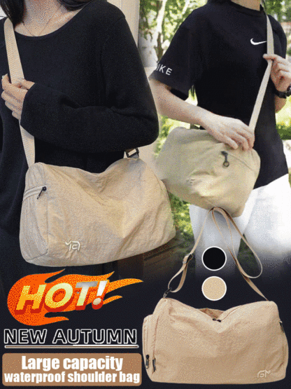 Fashionable large capacity shoulder bag waterproof and versatile