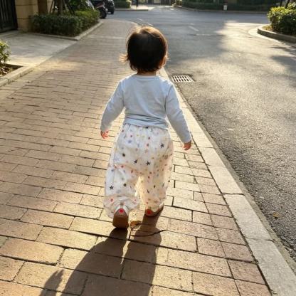 Toddler Girls White Star Print Pants - image 2