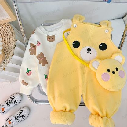 Baby Girl Fleece Printed Top and Bear Overalls Set with Bag - image 4
