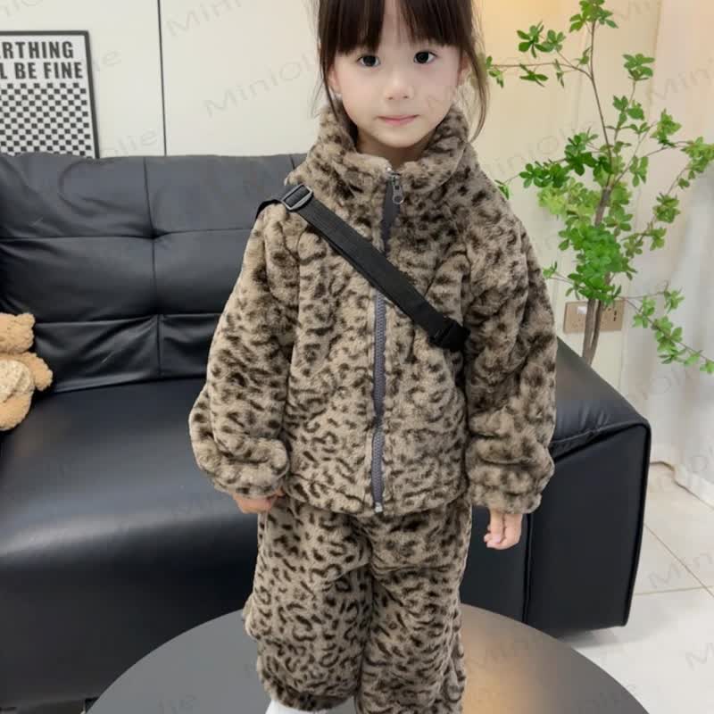 Toddler Girl Leopard Print Fleece Jacket and Pants 2-piece Set - image 3