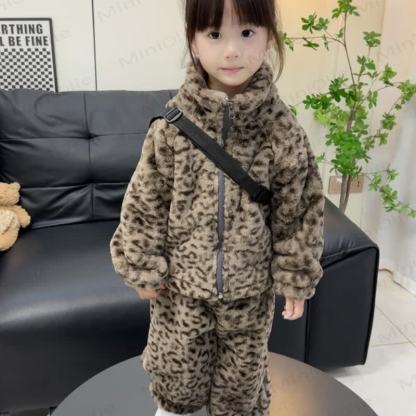 Toddler Girl Leopard Print Fleece Jacket and Pants 2-piece Set - image 3