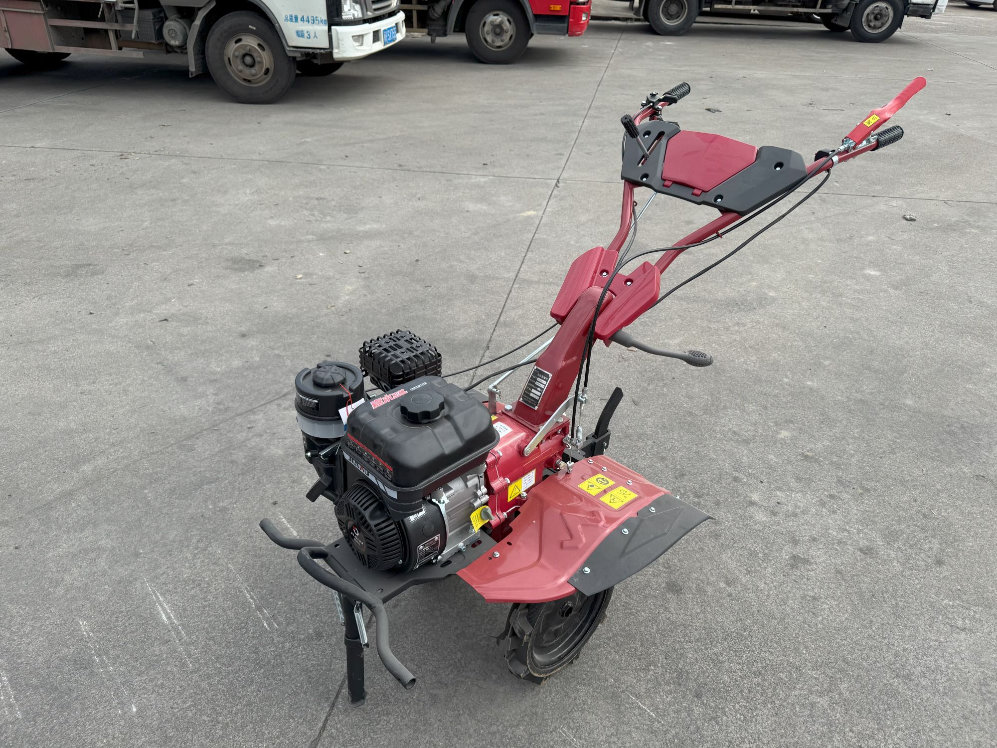 Micro tiller